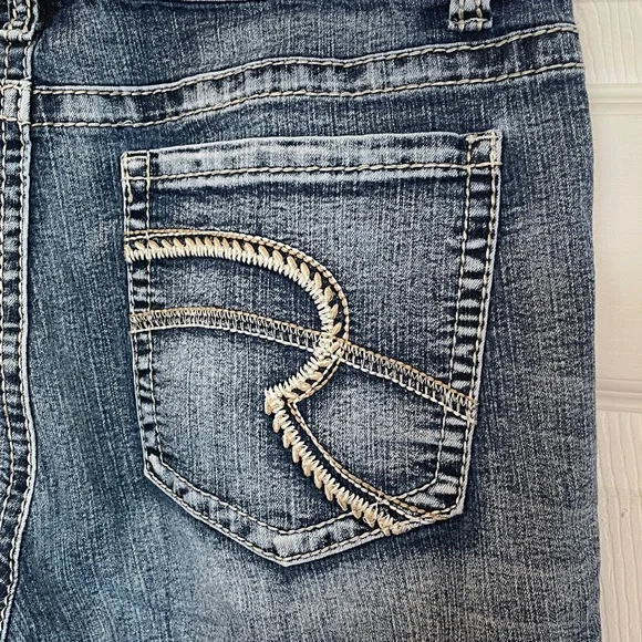 Revolt Size 12 Distressed Blue Jean Shorts - Picture 7 of 9